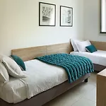 فيلاريو آند ريزيدنسز فندق 4*